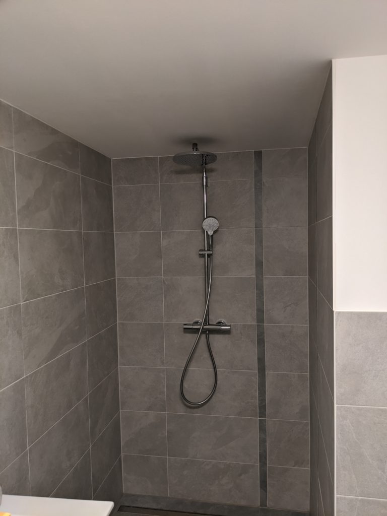 IO19 Dusche1L